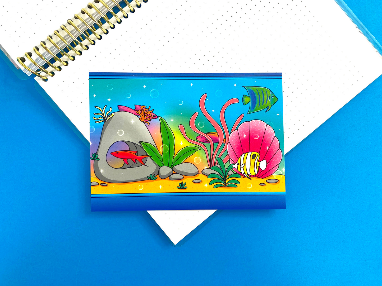Nostalgic Fish Carte postale A6 / Art Print - Aquarium Coloré
