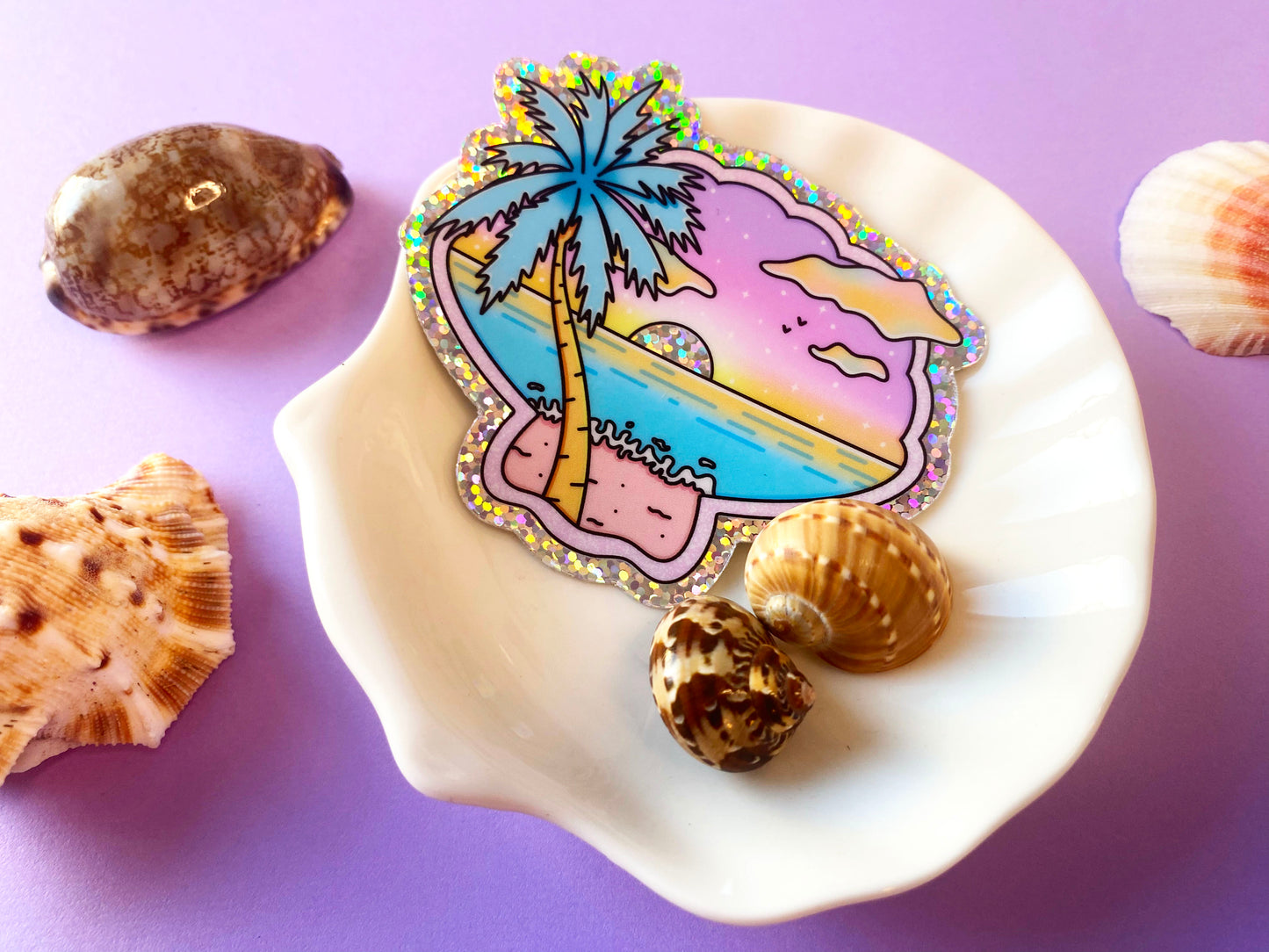 Sticker Holographique forme coquillage - Vue sur la mer & palmier