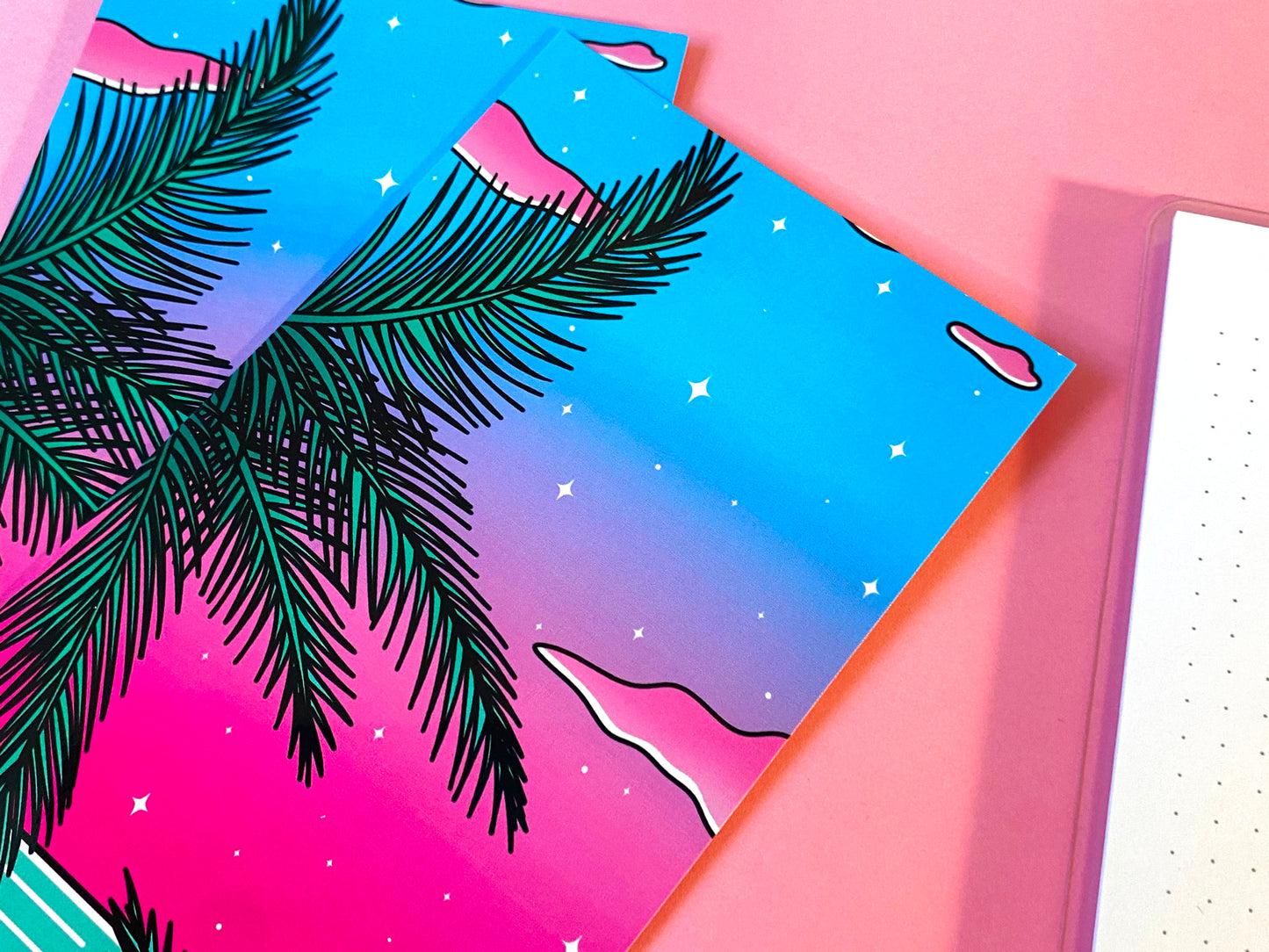 DL Postcard | Art Print Vaporwave | Palm Tree and Ocean | Pink and blue
