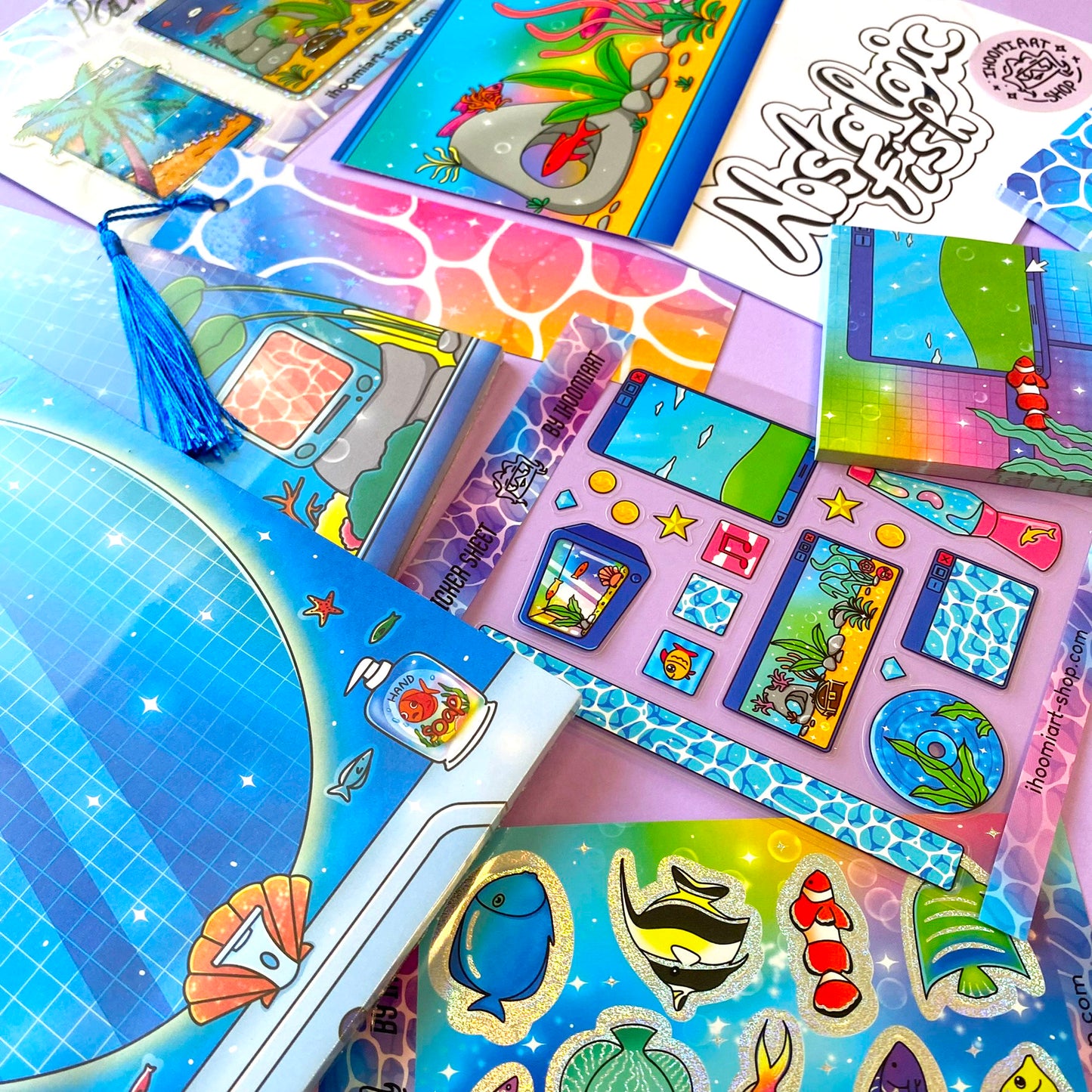 Coffret Cadeau Papeterie Nostalgic Fish – 15 pièces | Stickers Holographiques, Bloc-notes, Frutiger Aero | ihoomiArt