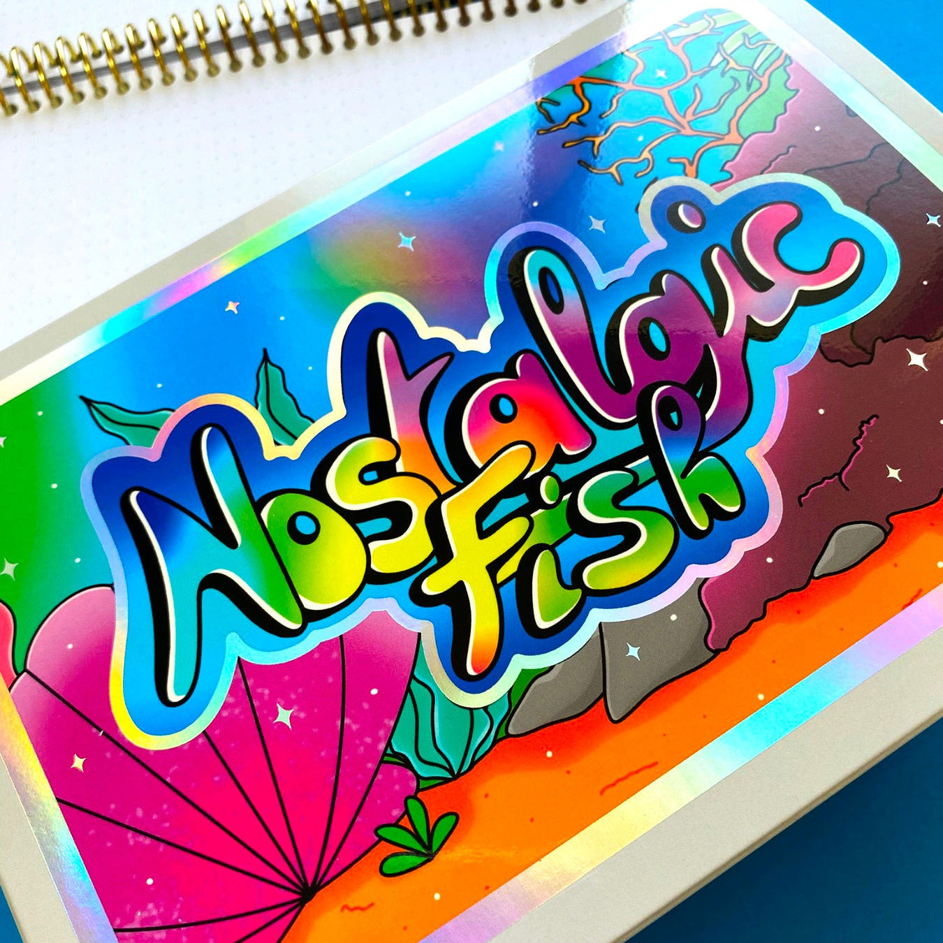 Coffret Cadeau Papeterie Nostalgic Fish – 15 pièces | Stickers Holographiques, Bloc-notes, Frutiger Aero | ihoomiArt